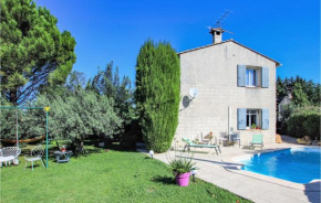 Beautiful home in Montfavet with Outdoor swimming pool and 3 Bedrooms, Montfavet